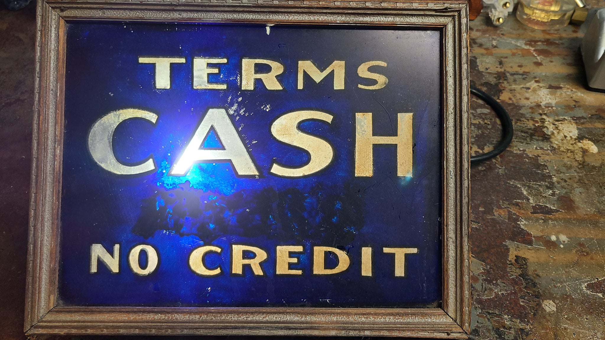 Old Lighted sign-Cash no credit