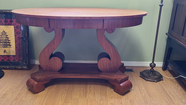 Beautiful Antique Oval Table