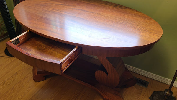 Beautiful Antique Oval Table